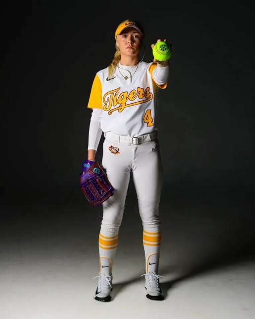 CONGRATULATIONS: No.1 player in America star signs with LSU softball over Tennessee vols and… Read More…