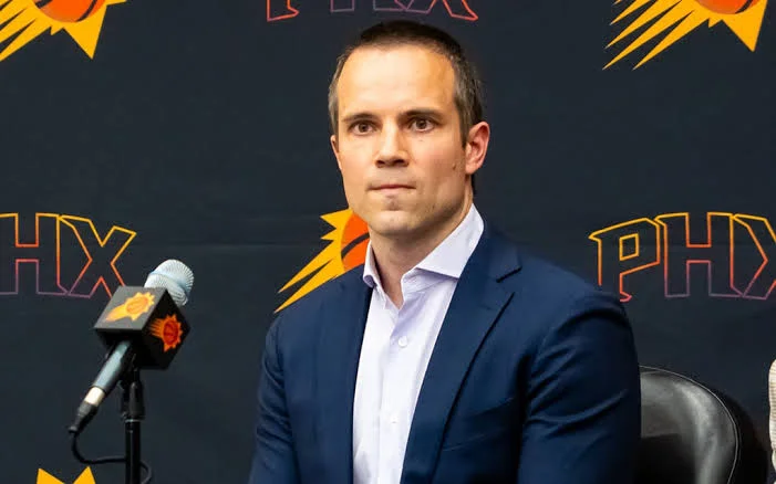BREAKING NEWS: Phoenix Suns National Basketball Head Coach Jordan Ott Reacts in Shock to Crushing NBA Report from Former Head head coach Mike budenholzer Concerning….