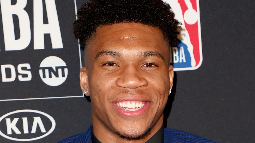 BREAKING NEWS: Milwaukee bucks city’ Basketball power forward Giannis Antetokounmpo popularly known as. “Greek Freak”, has shocked the National Basketball Association NBA Community with a Selfless act that transcends the game of NBA Upon signing her new contract, Greek Freak” made the bold and compassionate decision to donate her entire $109 million signing bonus to….see more