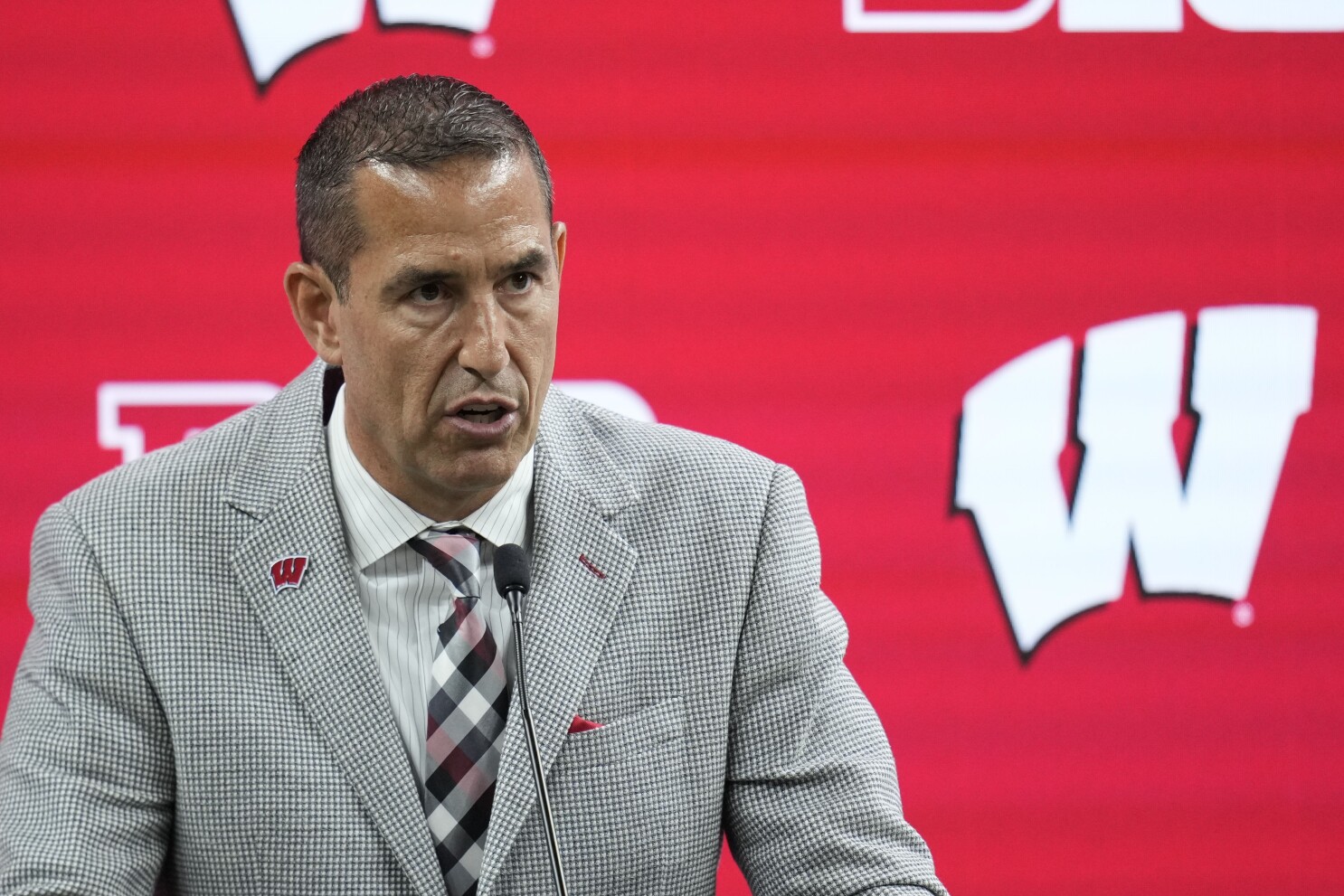 IT IS OVER: Wisconsin Badgers American football Current Head Coach Luke Fickell had, Submitted Resignation letter to….see more