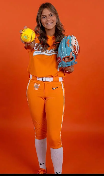 Bailee Shelton has announced her visit she’s expected to join the Oklahoma sooners softball next week No.1 American Player will officially committed and announced as headline over Nebraska, Alabama, Michigan…..