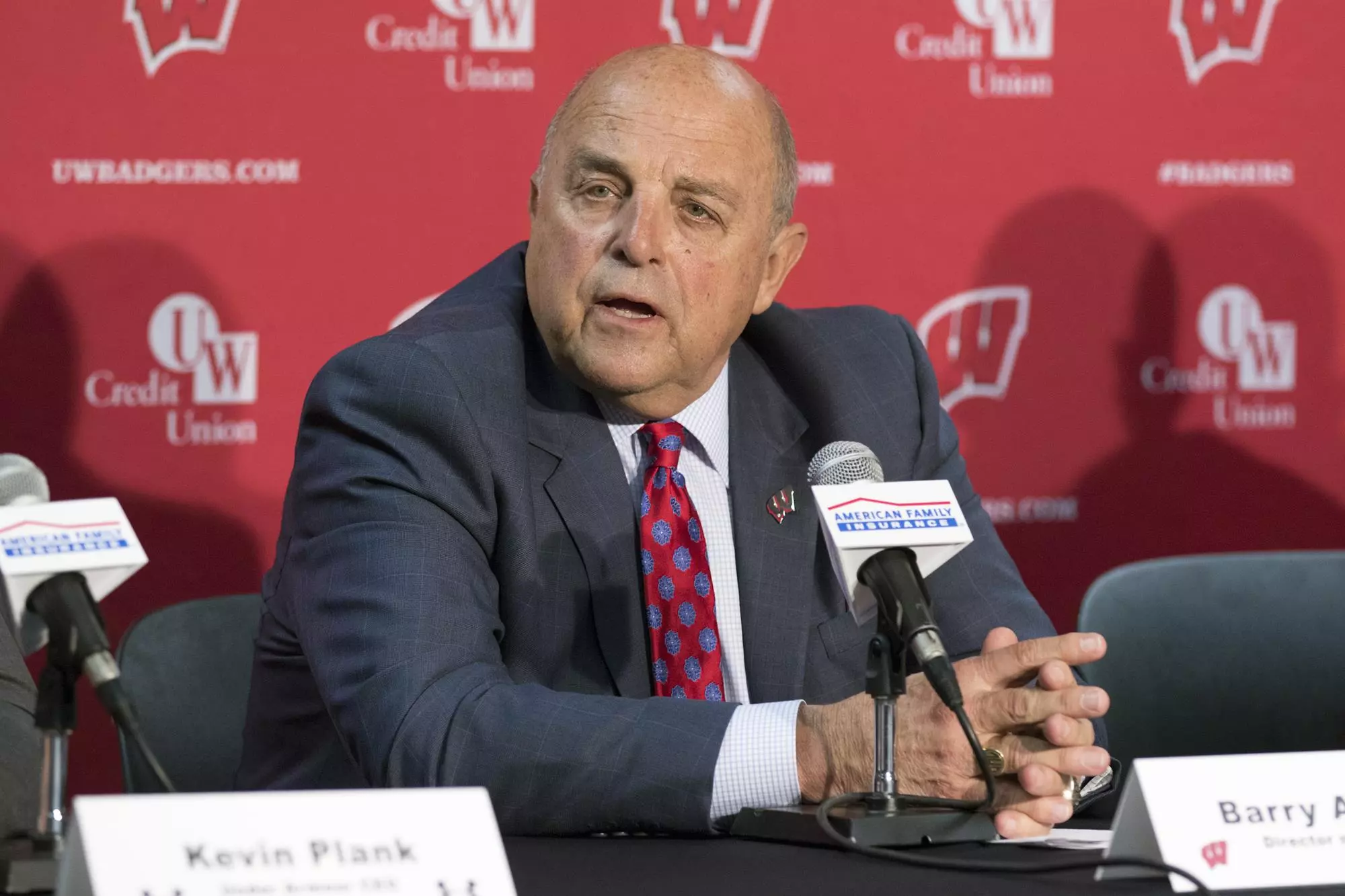 THESE IS THE BEST NEWS WE COULD HOPE FOR: Wisconsin Badgers Legend Barry Alvarez has shocked the NCAA Football world with a selfless act that transcends the game of Upon NCAA. signing his contract Barry Alvarez made the bold and compassionate decision to donate his entire $44 million signing bonus to…see more
