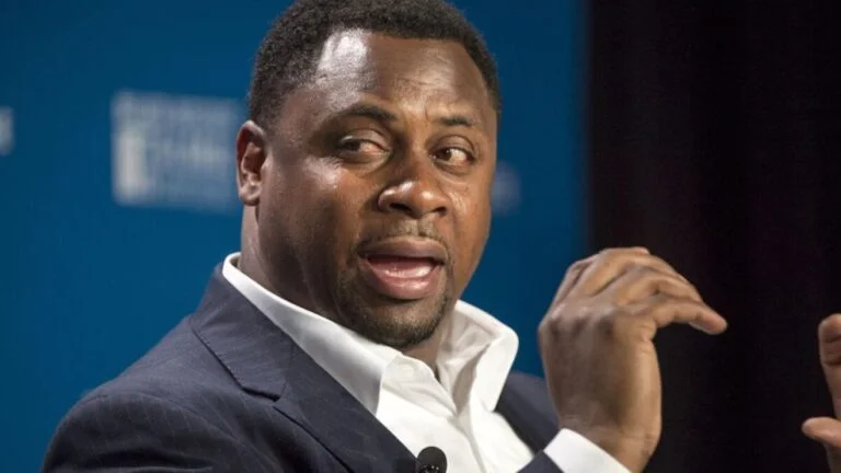 BREAKING NEWS: Wisconsin Badgers Football Legends Troy Vincent has finalized a landmark agreement deal reportedly worth about $172.6 million to become their new…. See more