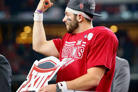 BREAKING NEWS: Netflix is set to release a highly anticipated documentary titled “Mayfield: Sooner Legend”, capturing the meteoric rise of Oklahoma’s star quarterback Baker Mayfield. From record-breaking plays to his Heisman Trophy triumph, this is the story of grit, passion, and a quarterback who defined a generation of Sooners football