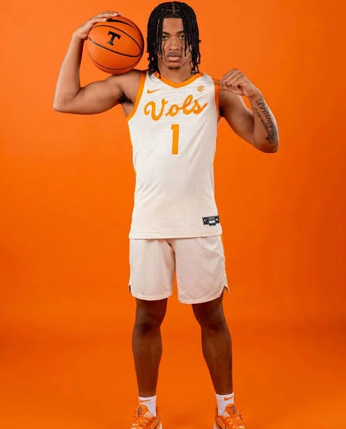 **Surprise Commitment: Nation’s No. 1 QB Flips to Duke nation basketball at Midnight — Calls Duke nation basketball “The Only Choice That Felt Like Home”**